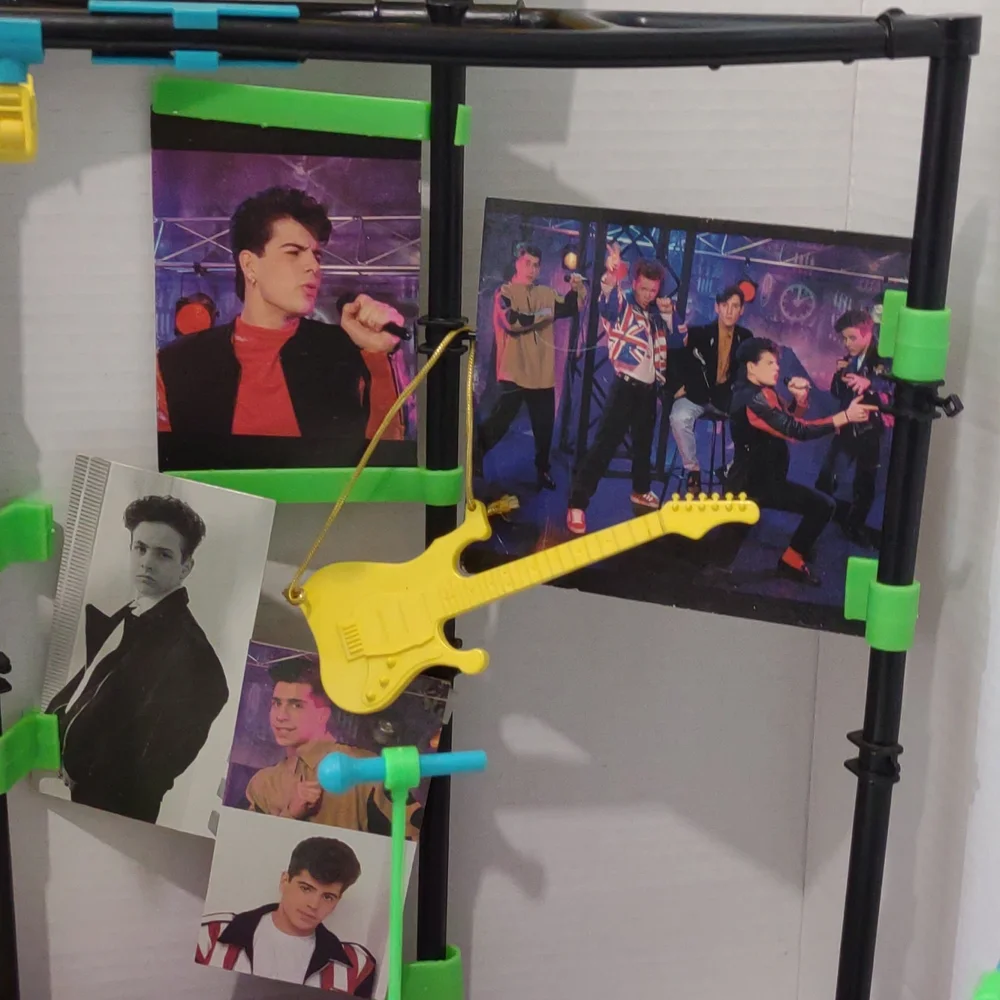 Vintage New Kids On the Block Doll Stage - Picture 3 of 13